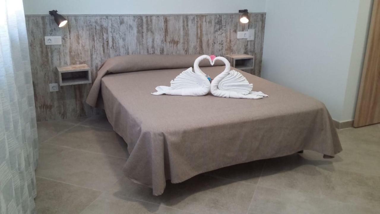 Cal Ribero Aparthotel Vilanova De La Sal Ngoại thất bức ảnh